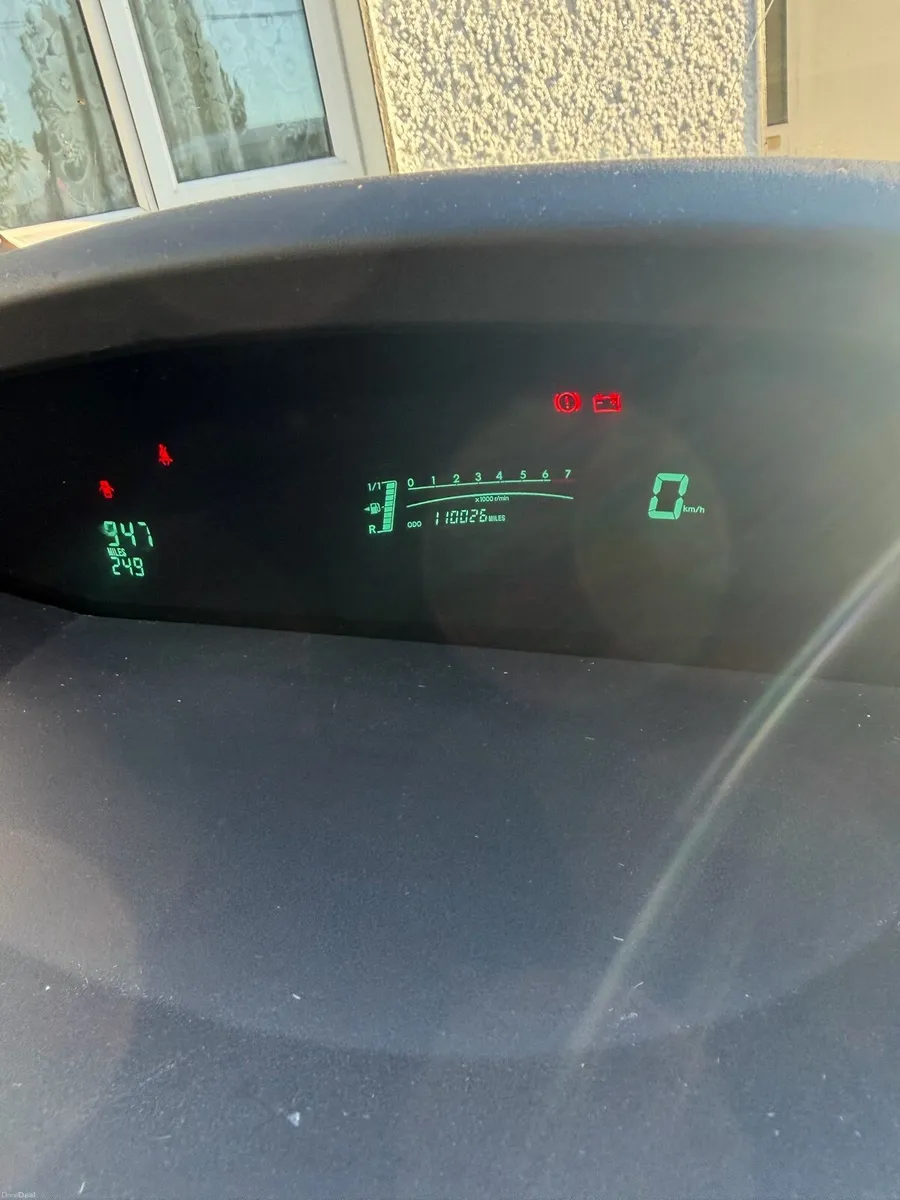 Toyota yaris 1.3 - Image 1