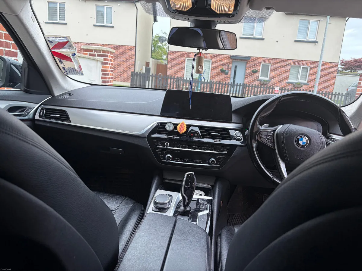 2019 BMW 530e Leather AUTOMATIC HYBRID NEW NCT - Image 4