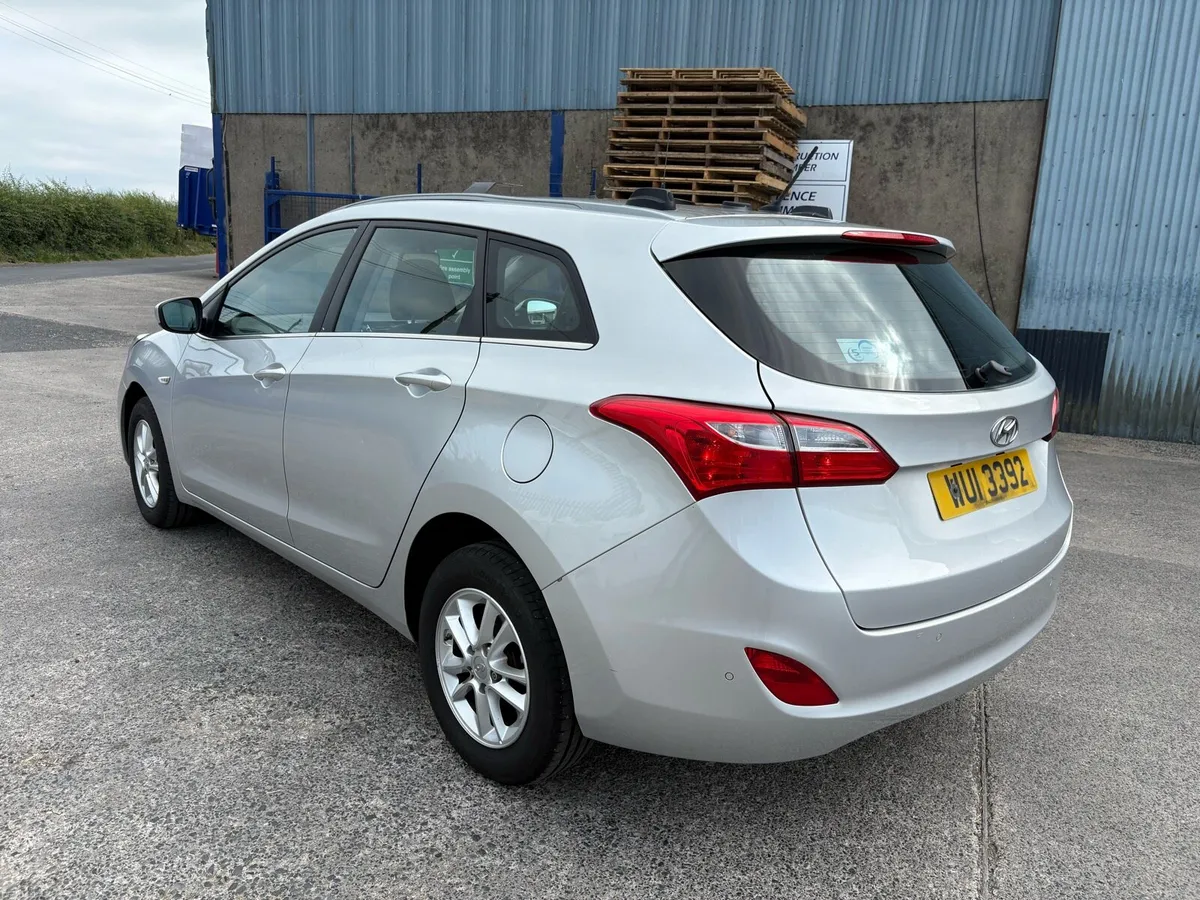 2017 Hyundai i30 Estate Car Diesel - Image 4