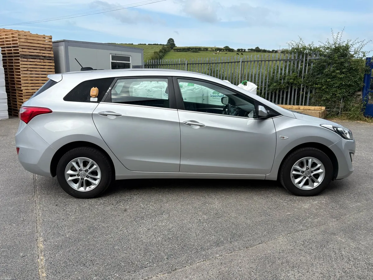 2017 Hyundai i30 Estate Car Diesel - Image 6