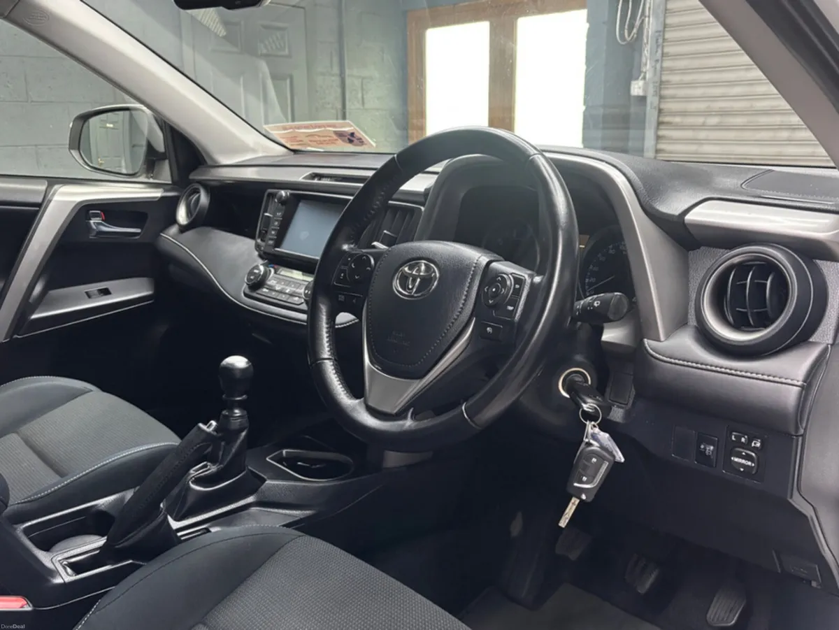 Toyota RAV4 RAV4 2.0 D-4D LUNA 4DR - Image 4