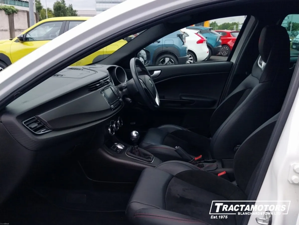 Alfa Romeo Giulietta 1.6JTD 120HP SPRINT 5DR - Image 4
