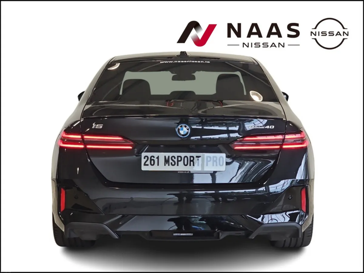 BMW i5 EDRIVE40 M SPORT PRO - Image 5