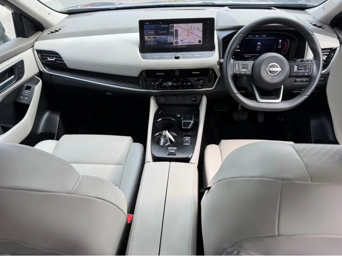 Nissan X-Trail Hybrid Auto SVE Cream Interior - Image 3