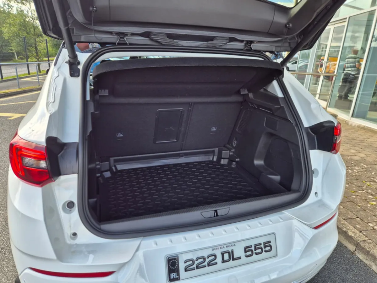 Opel Grandland ELITE 1.2 130PS 8 SPEED AUTOMATIC - Image 4