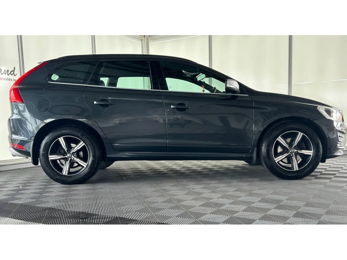 Volvo XC60 2.0 D4 R-DESIGN NAV 190BHP 5DR - Image 4