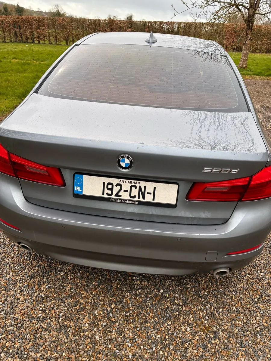BMW 5-Series 2019 - Image 2