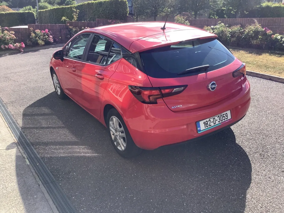 Opel Astra 2018 - Image 5