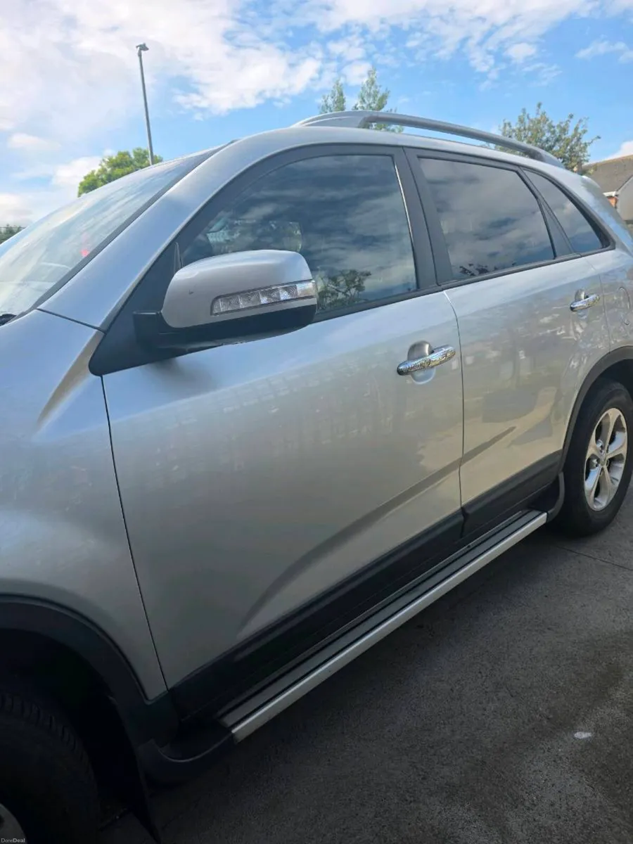 Selling a 131, 2l diesel silver Kia Sorento - Image 6