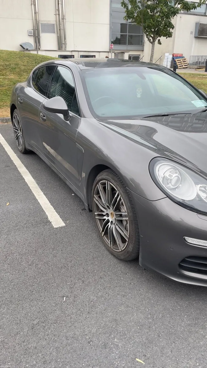 2015 Panamera 3.0 V6 Diesel Exceptional Condition - Image 2