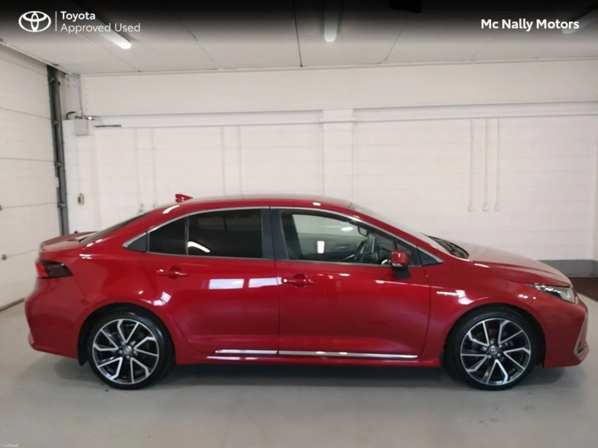 Toyota Corolla HYBRID SOL SALOON TOP SPEC - Image 3