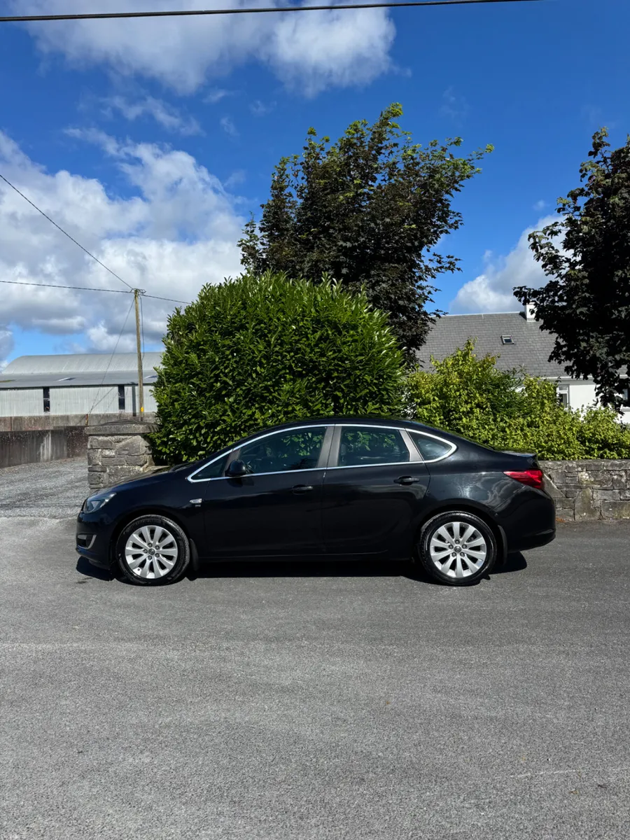 Opel Astra 2015 - Image 5