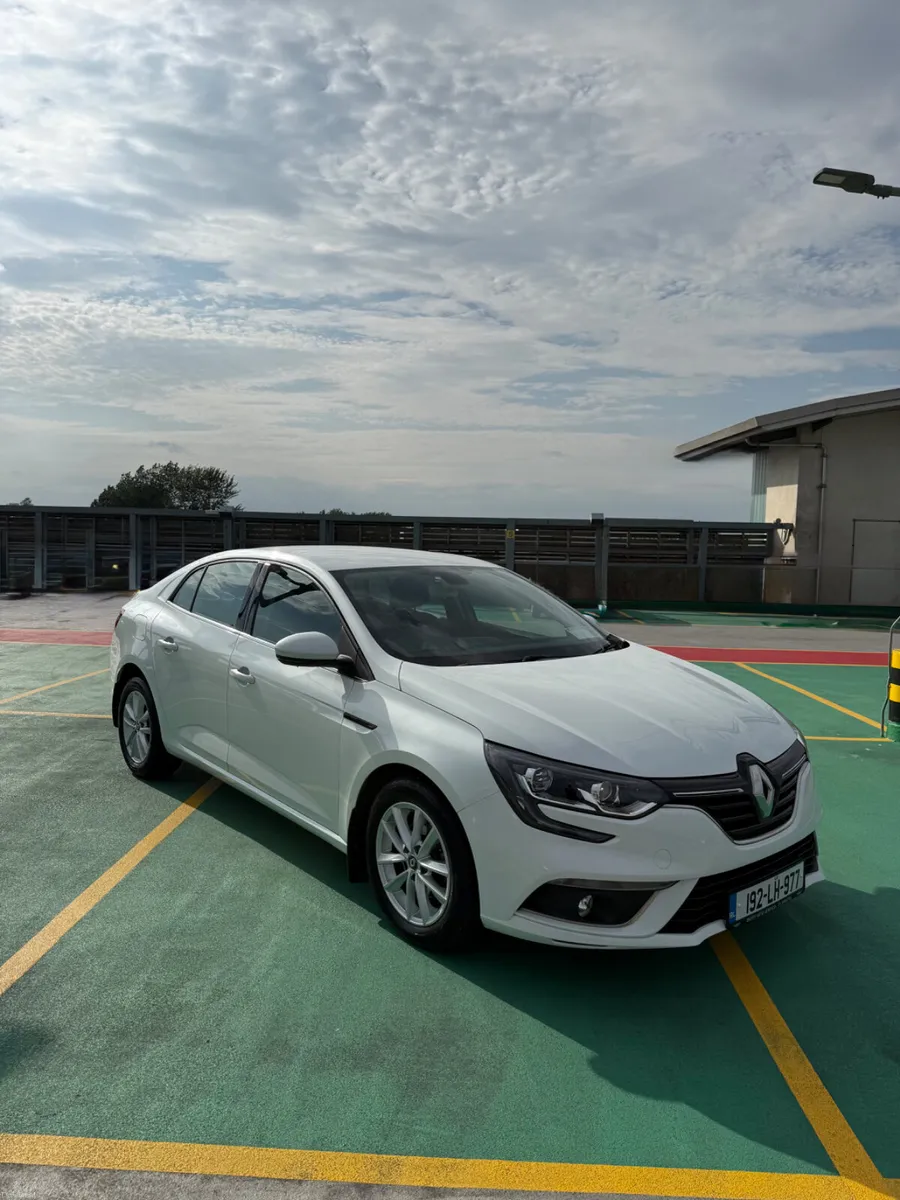 192 Renault Megane 1.3 Petrol - VERY LOW MILEAGE - Image 1