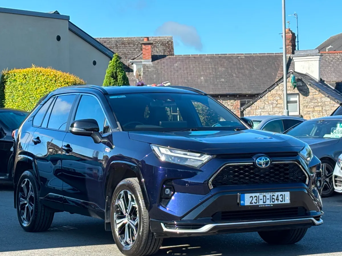 Toyota RAV4 PLUG-IN HYBRID 4WD SPORT *HIGH SPEC* - Image 3