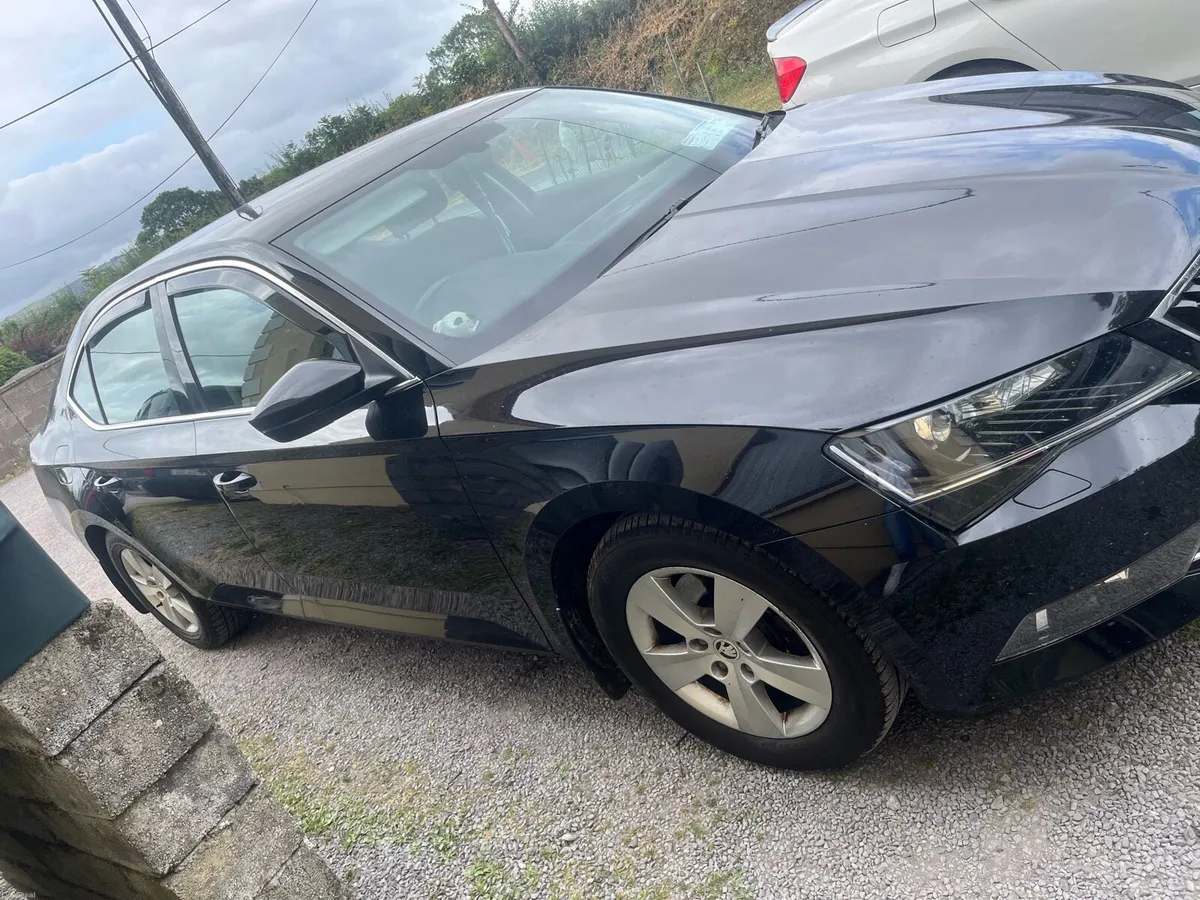 2019 Skoda superb - Image 2