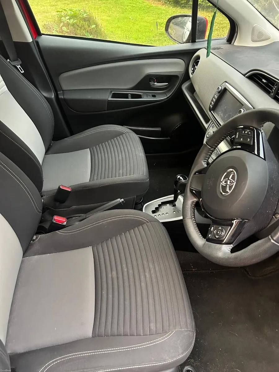 Toyota Yaris - Image 5