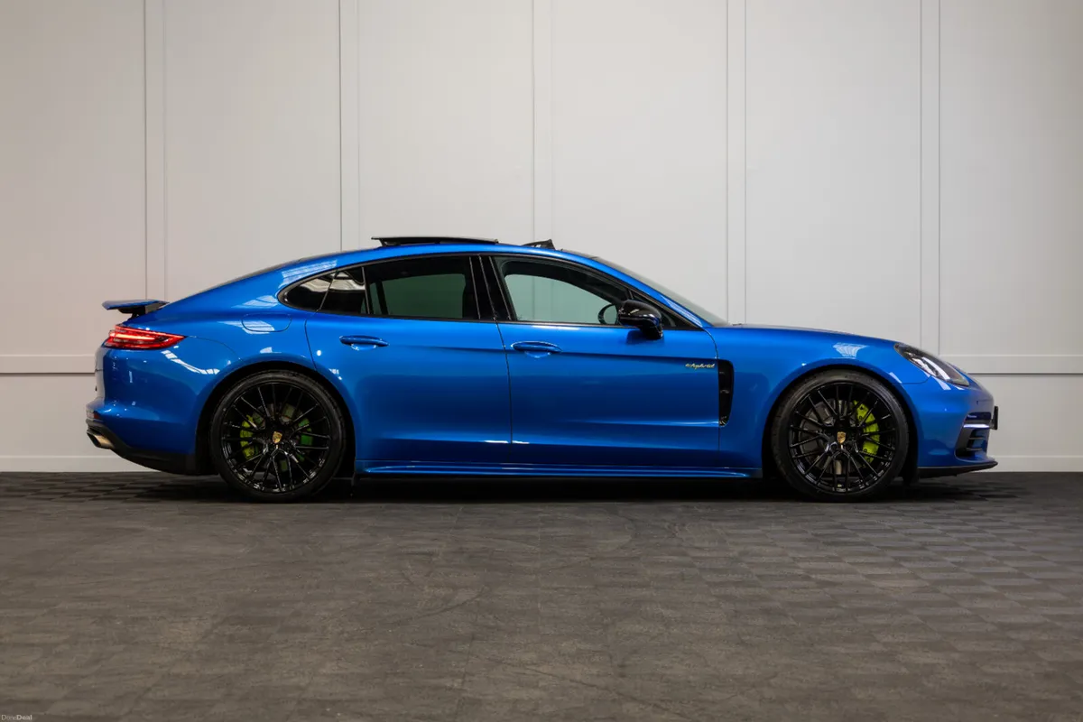 2018 Porsche Panamera 4 E-Hybrid - Image 6