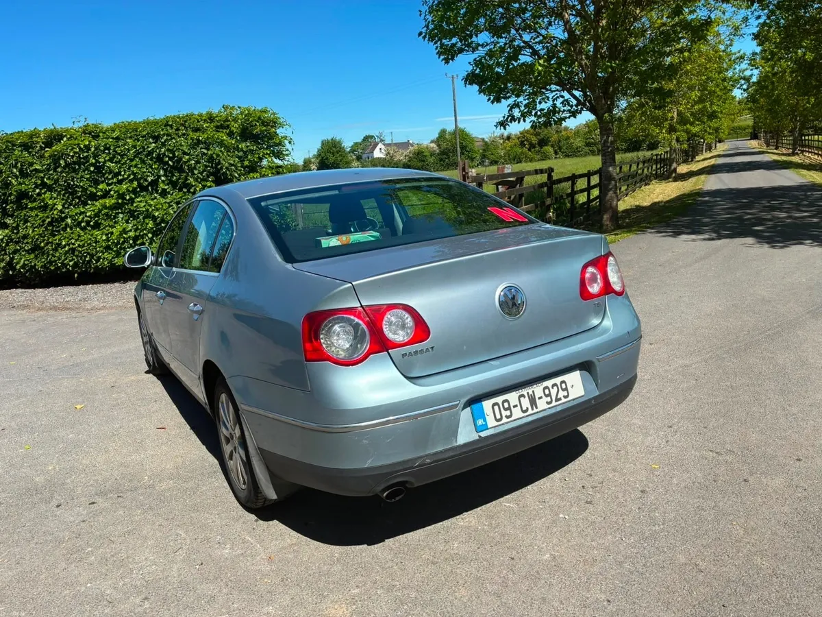 Volkswagen Passat 2009 - Image 5