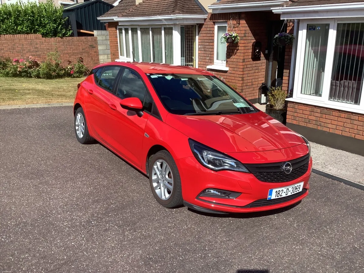 Opel Astra 2018 - Image 1
