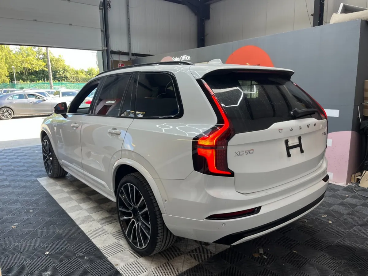 Volvo XC90 2025 VOLVO XC90 T8 PLUG-IN 2.0 AUTOMATI - Image 4