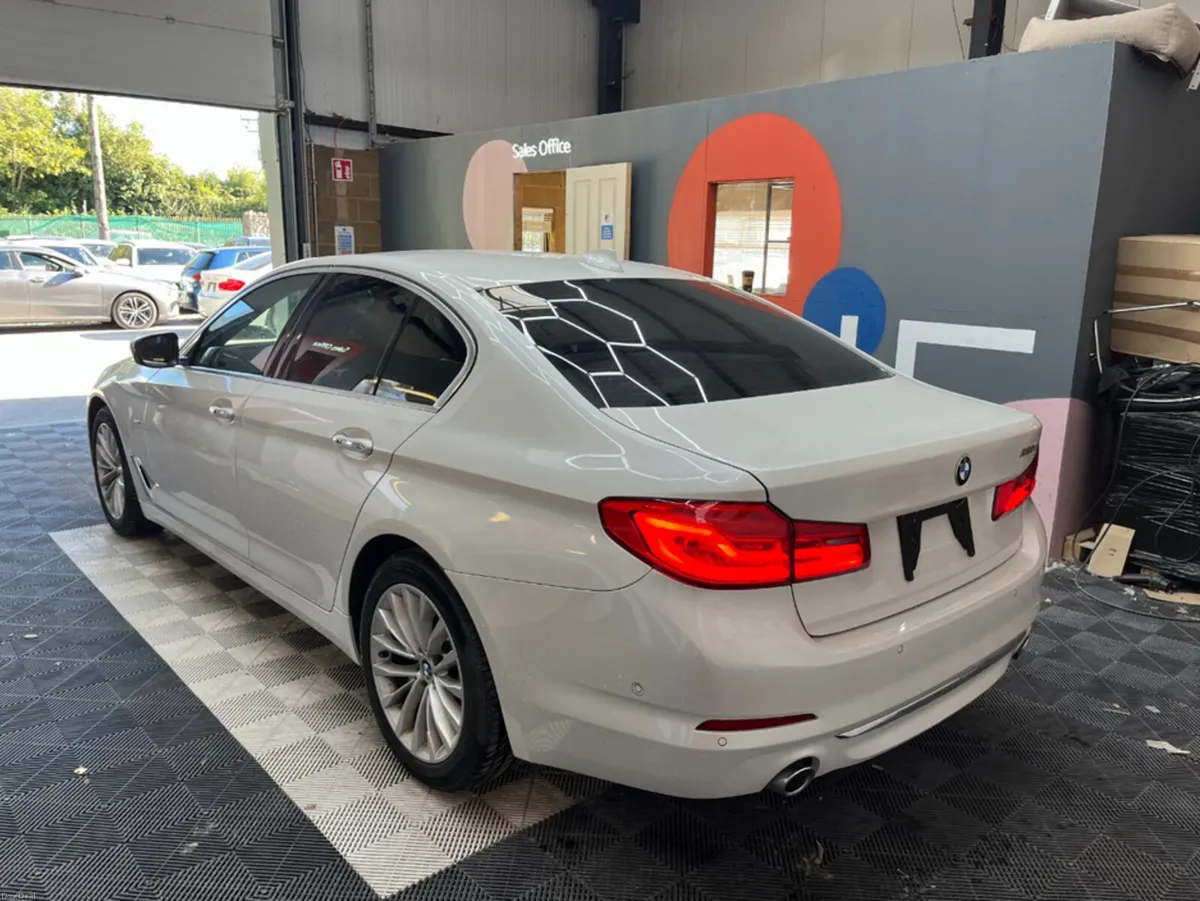 BMW 5-Series 2017 BMW 523D LUXURY 2.0 AUTOMATIC / - Image 4