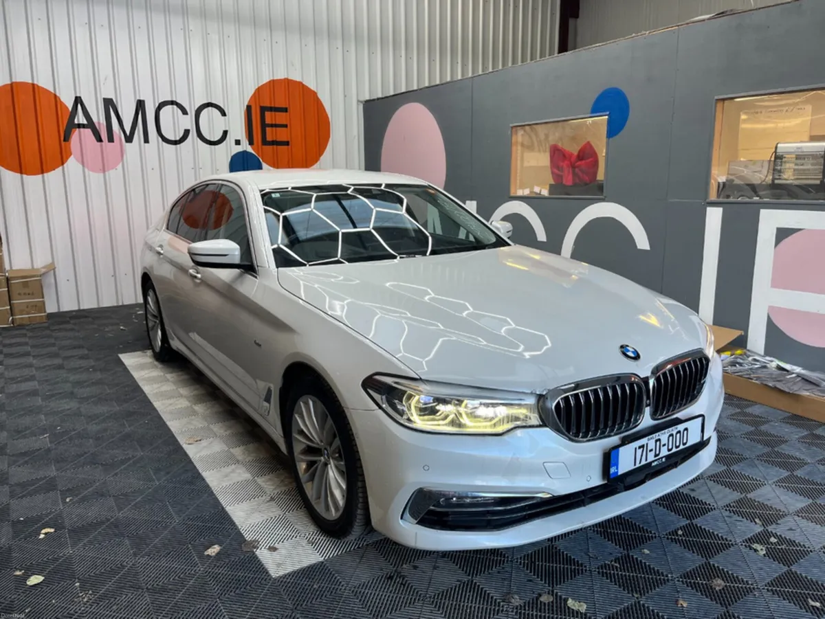 BMW 5-Series 2017 BMW 523D LUXURY 2.0 AUTOMATIC / - Image 1
