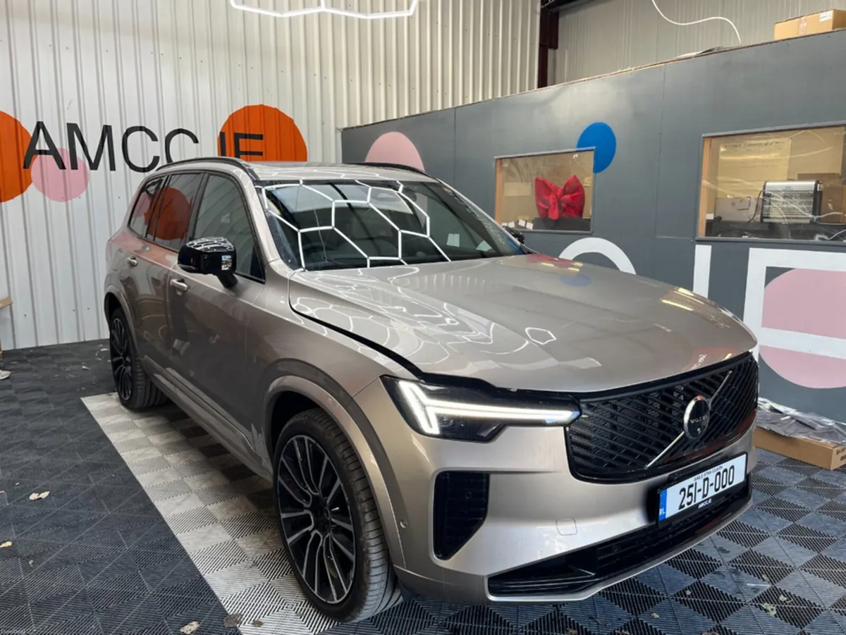 Volvo XC90 2025 VOLVO XC90 T8 PLUG-IN 2.0 AUTOMATI - Image 1