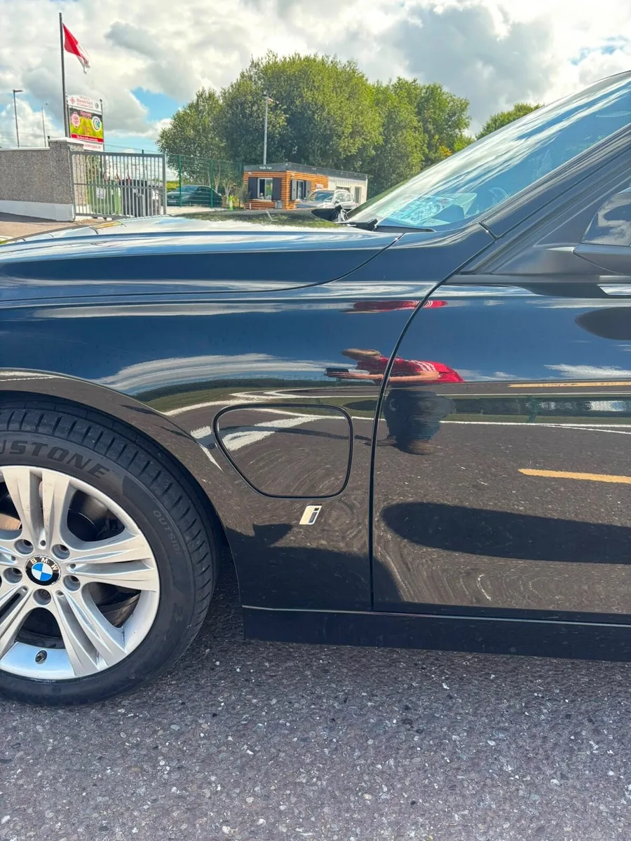 BMW 3 series 330e - Image 4