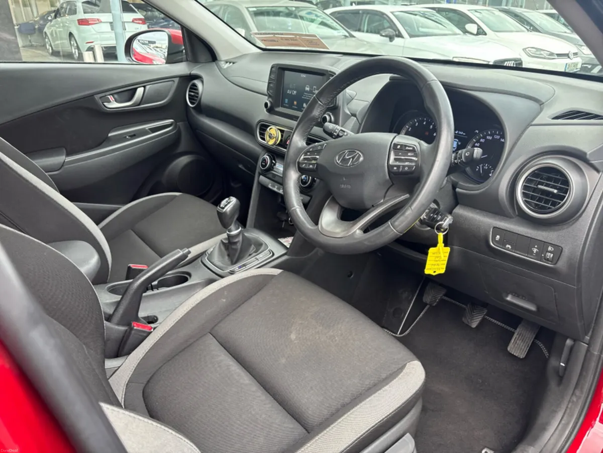 Hyundai KONA KAUAI EXECUTIVE 5DR - Image 6