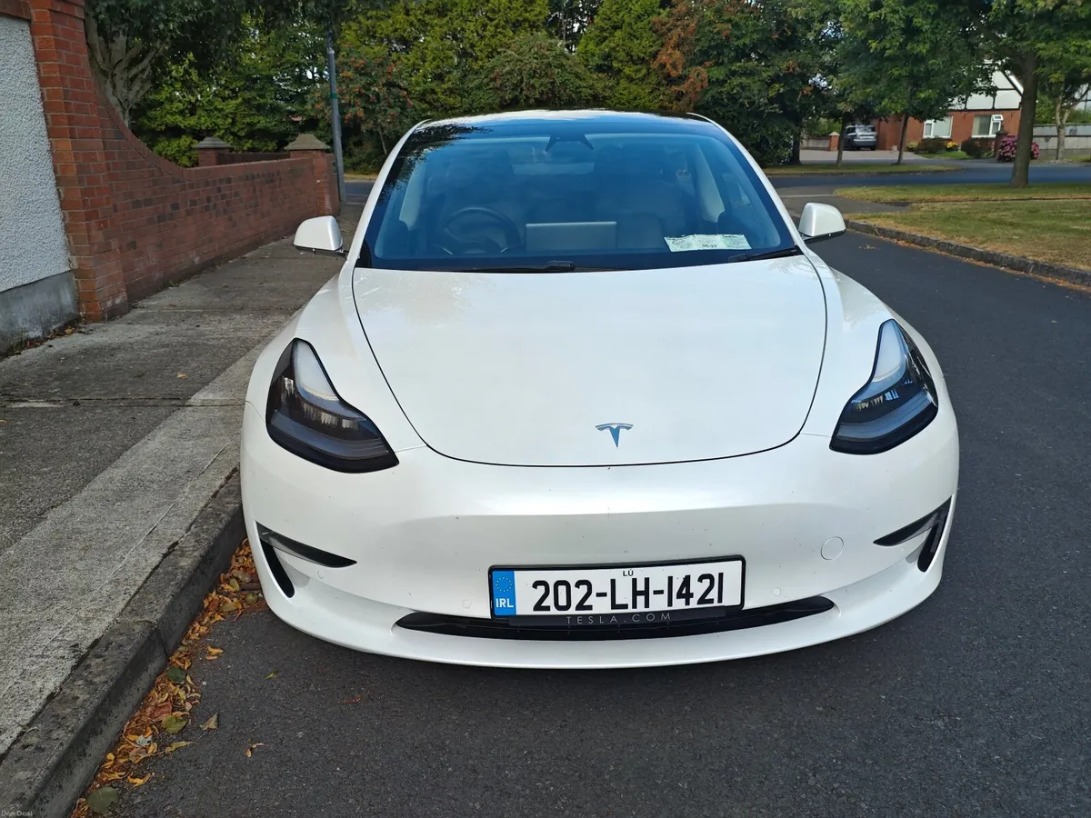 Tesla Model 3 2020 - Image 2