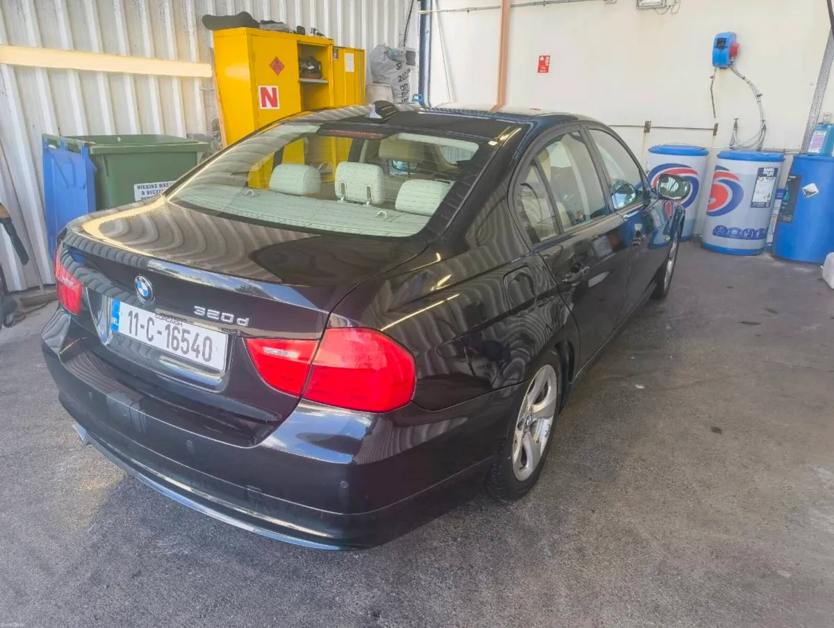 BMW 2011 320d E90 EfficientDynamics - Image 6