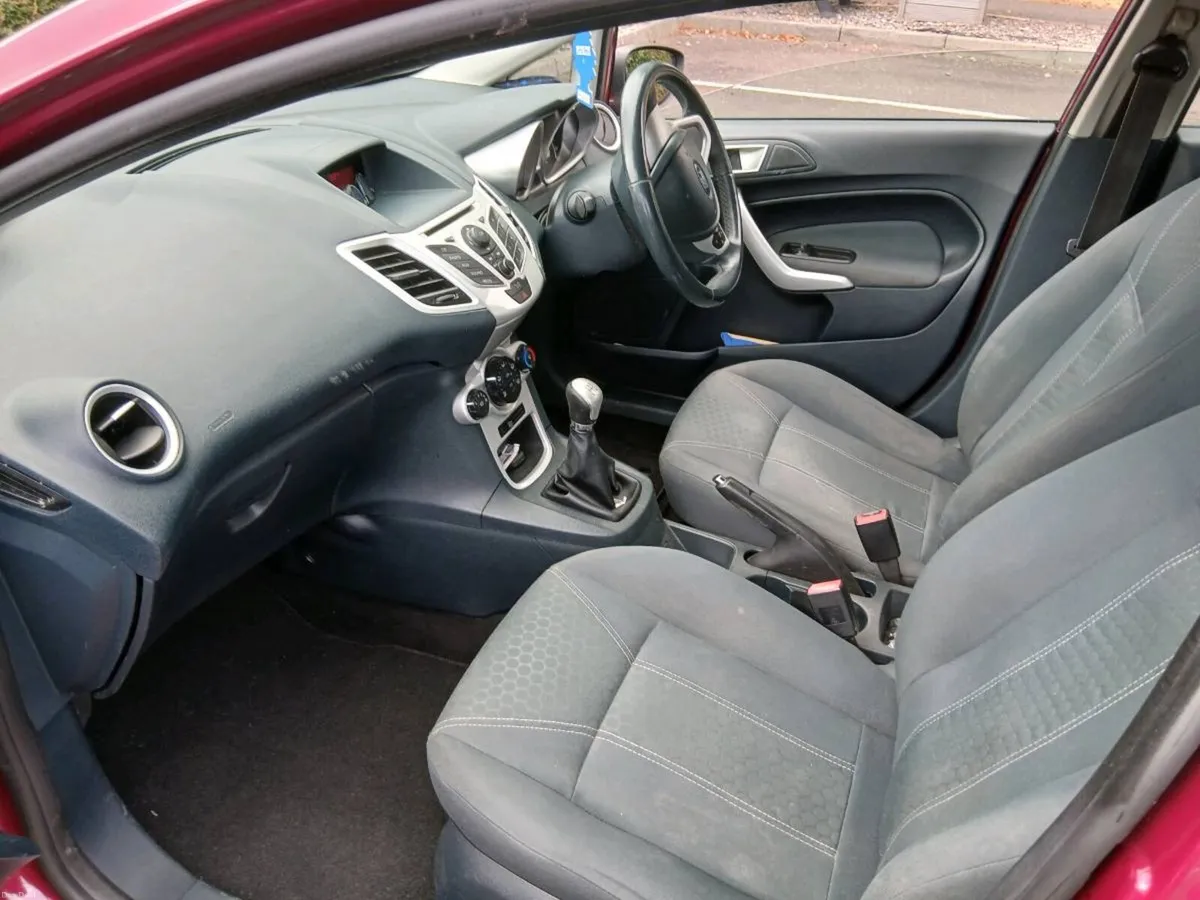 Ford Fiesta Titanium - Image 6