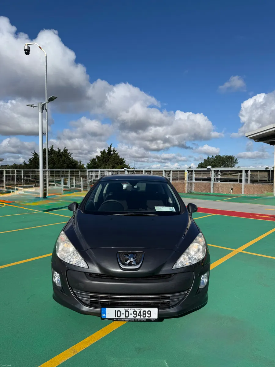 10 Peugeot 308 1.6 Diesel - HUGE SERVICE HISTORY - Image 3