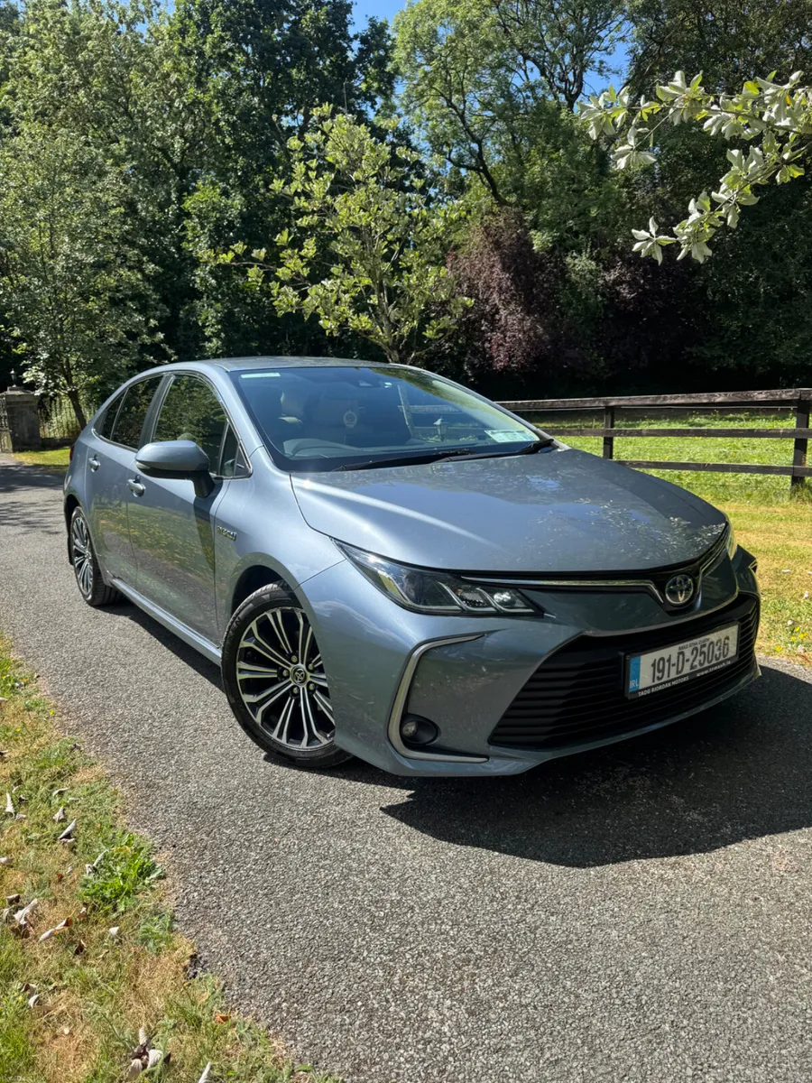 Toyota Corolla 1.8 Hybrid Luna Sport Saloon 3YearW - Image 1