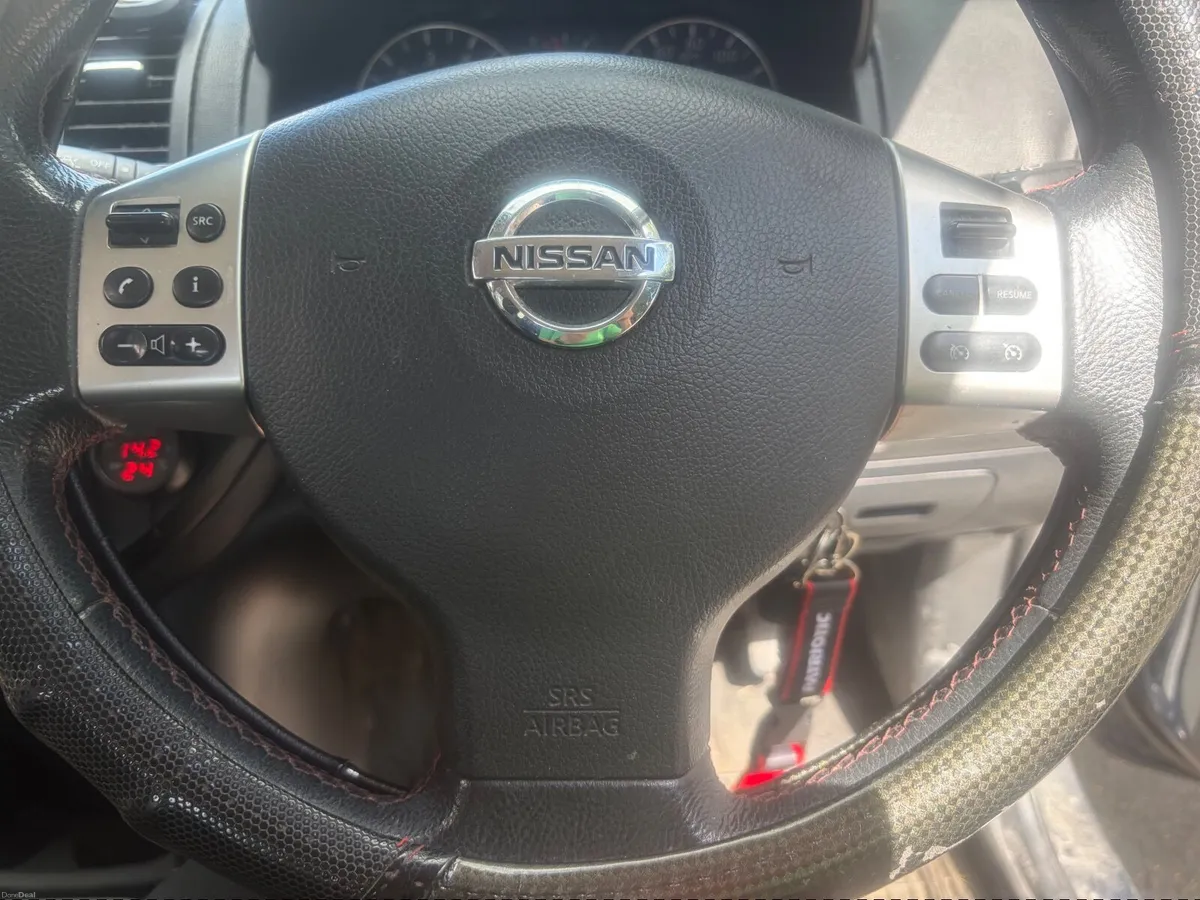Nissan Note 2011 - Image 2