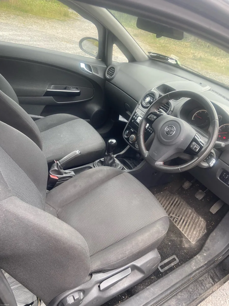 Vauxhall corsa 1.3 diesel (€180 tax) - Image 6