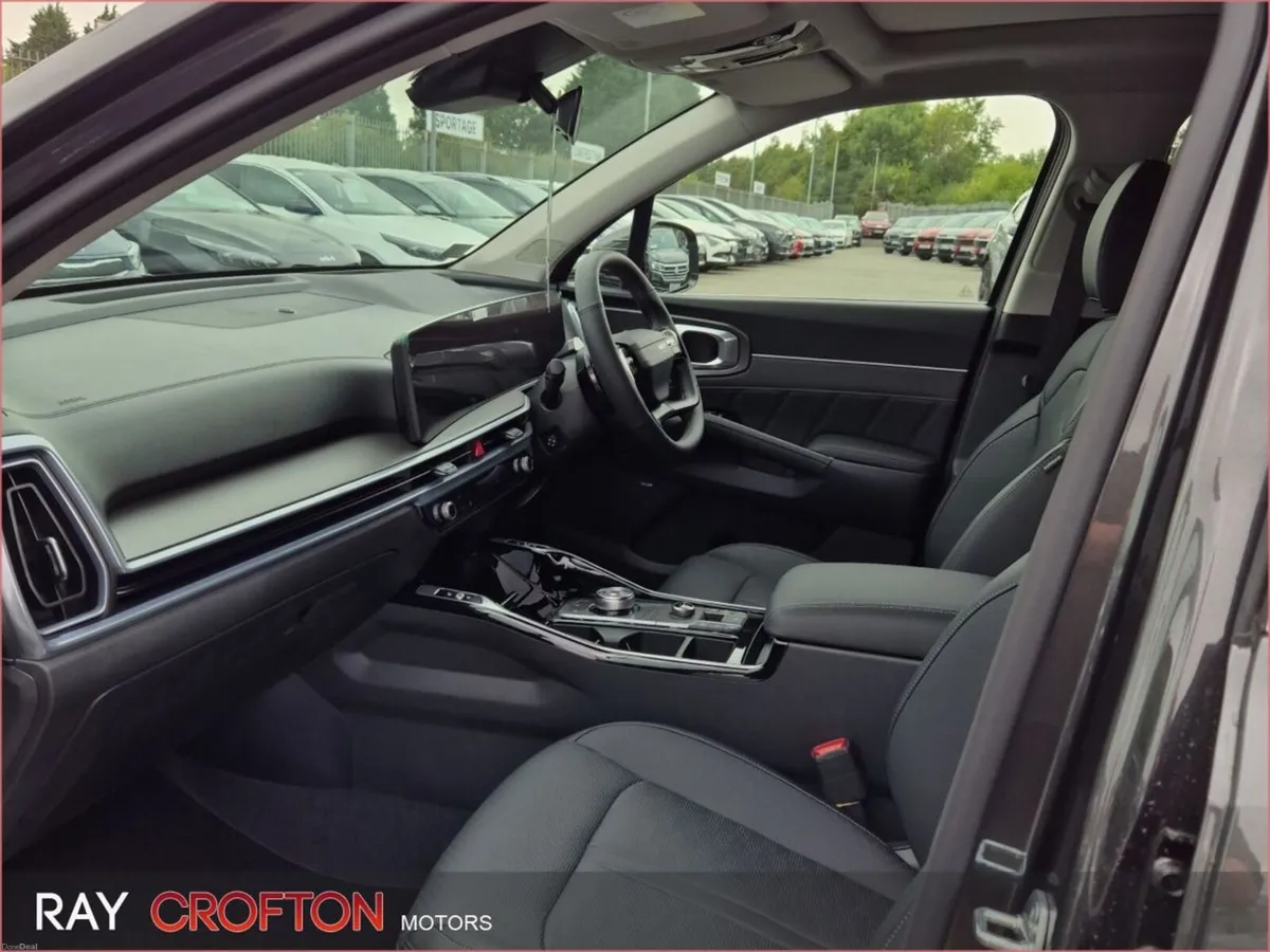 Kia Sorento 1.6 PHEV *3.9% APR* - Image 6