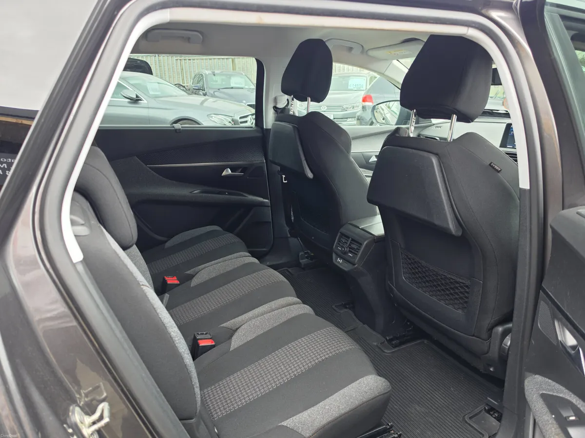 192 PEUGEOT 5008 *1.5d*AUTO* - Image 6
