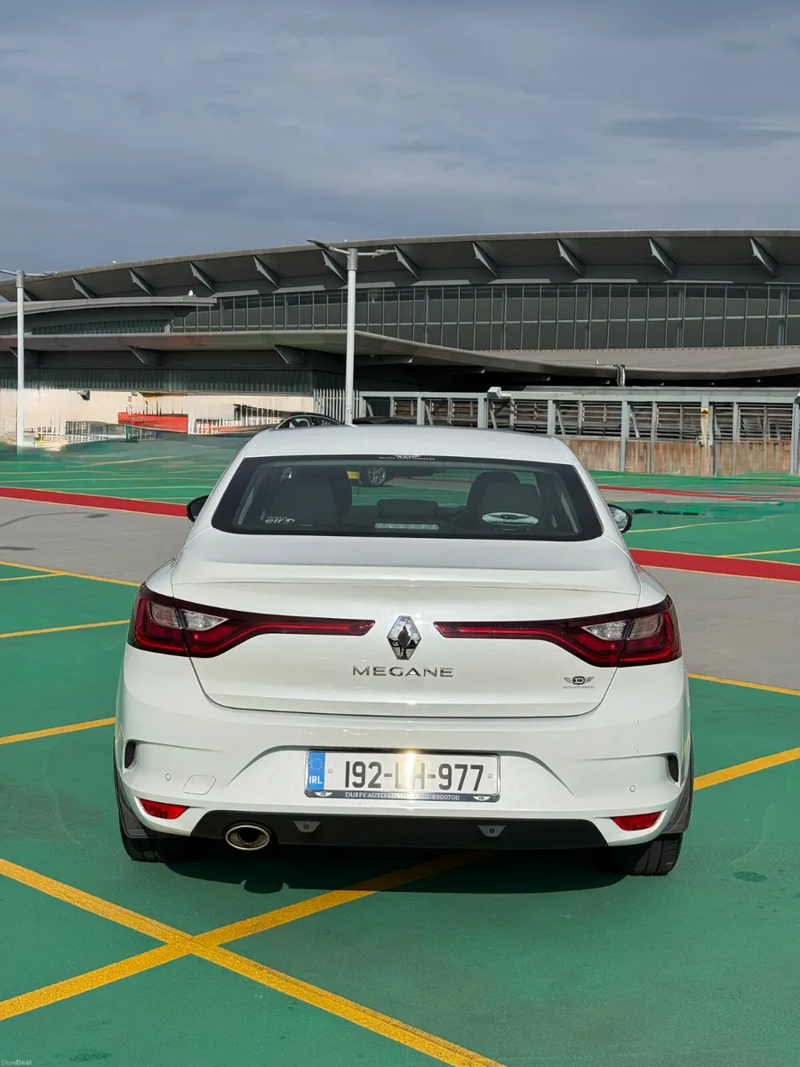192 Renault Megane 1.3 Petrol - VERY LOW MILEAGE - Image 6