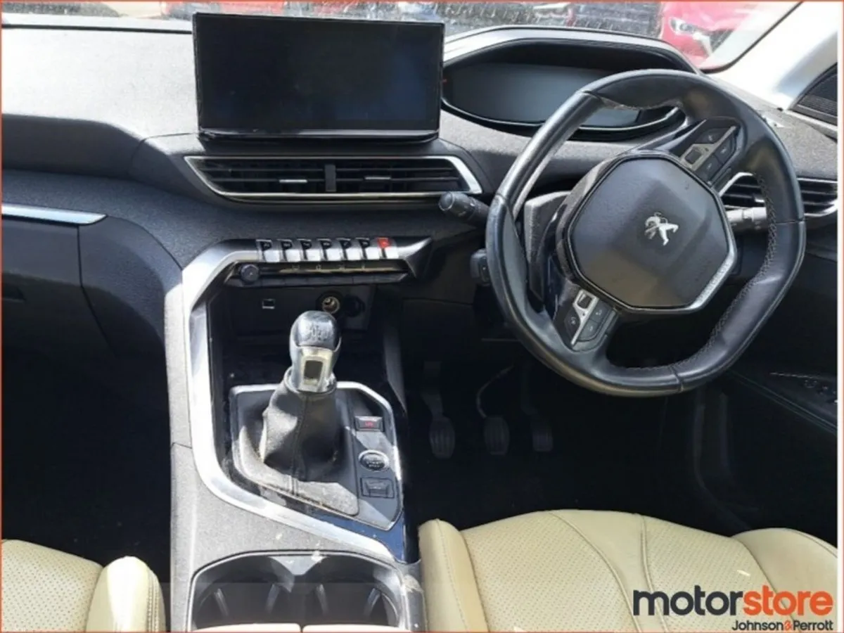 Peugeot 5008 1.5 BlueHDi 130bhp Allure - Image 3