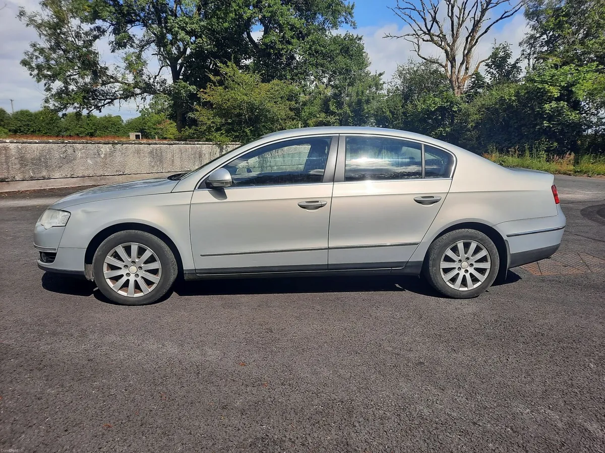 Volkswagen Passat 2009 - Image 5