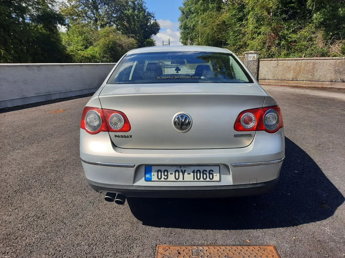 Volkswagen Passat 2009 - Image 6