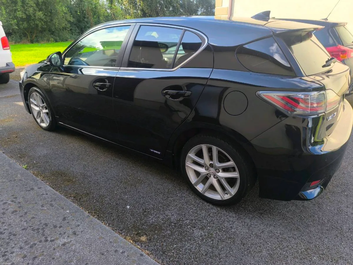 151 LEXUS  CT200 HYBRID. - Image 3