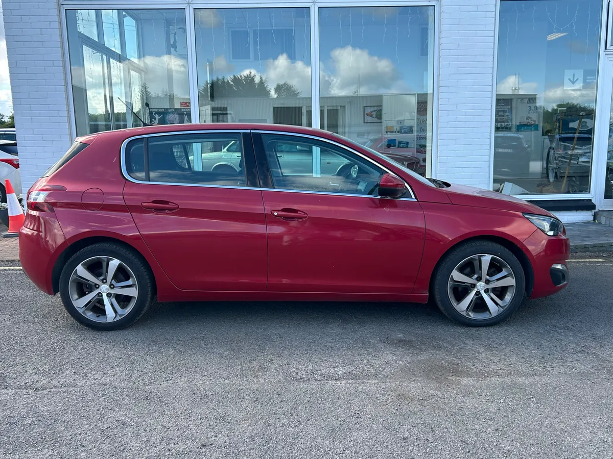 Peugeot 308 2015 - Image 2