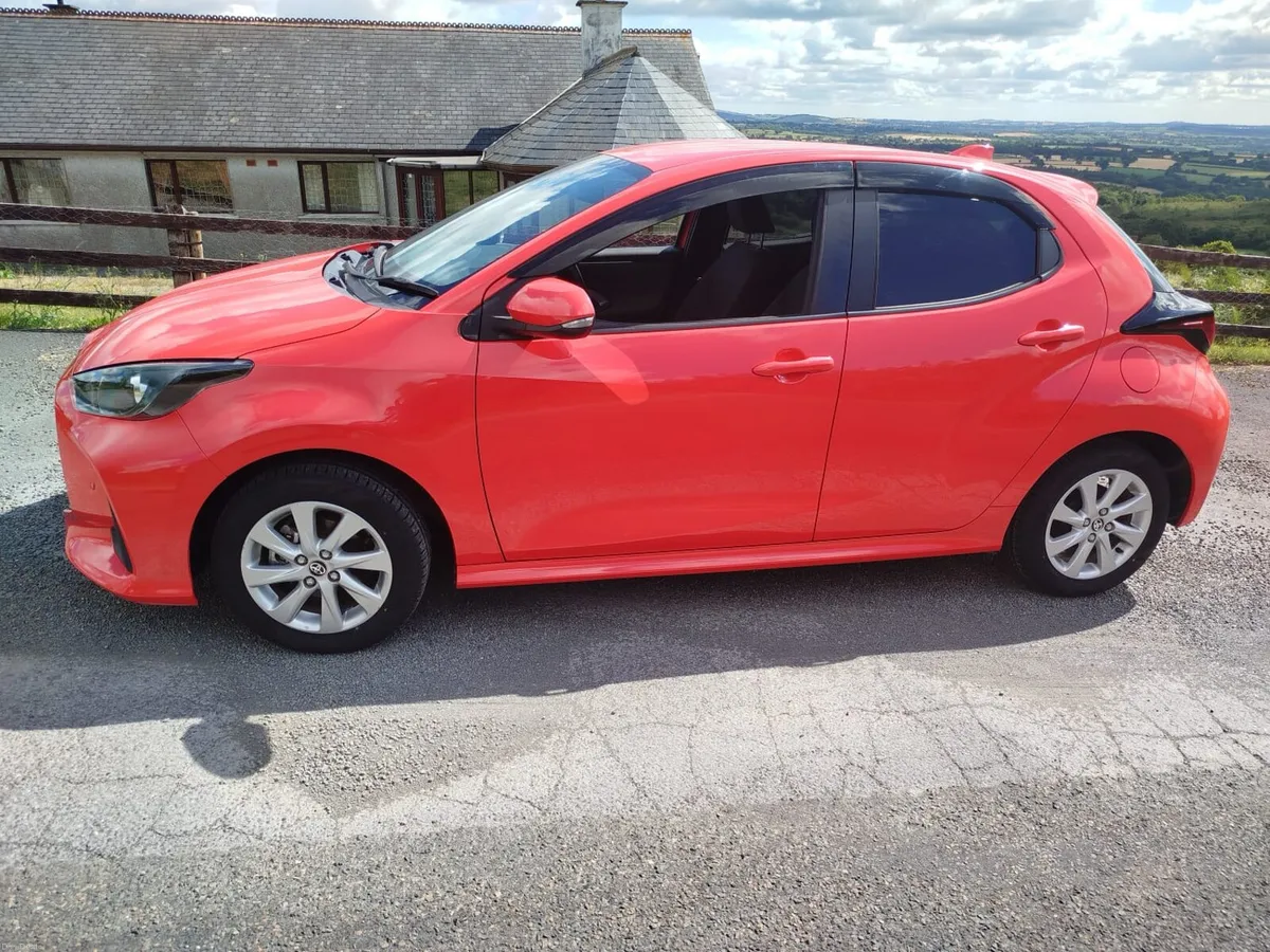 2021 Toyota Yaris Hybrid 1.5 - Excellent Condition - Image 5