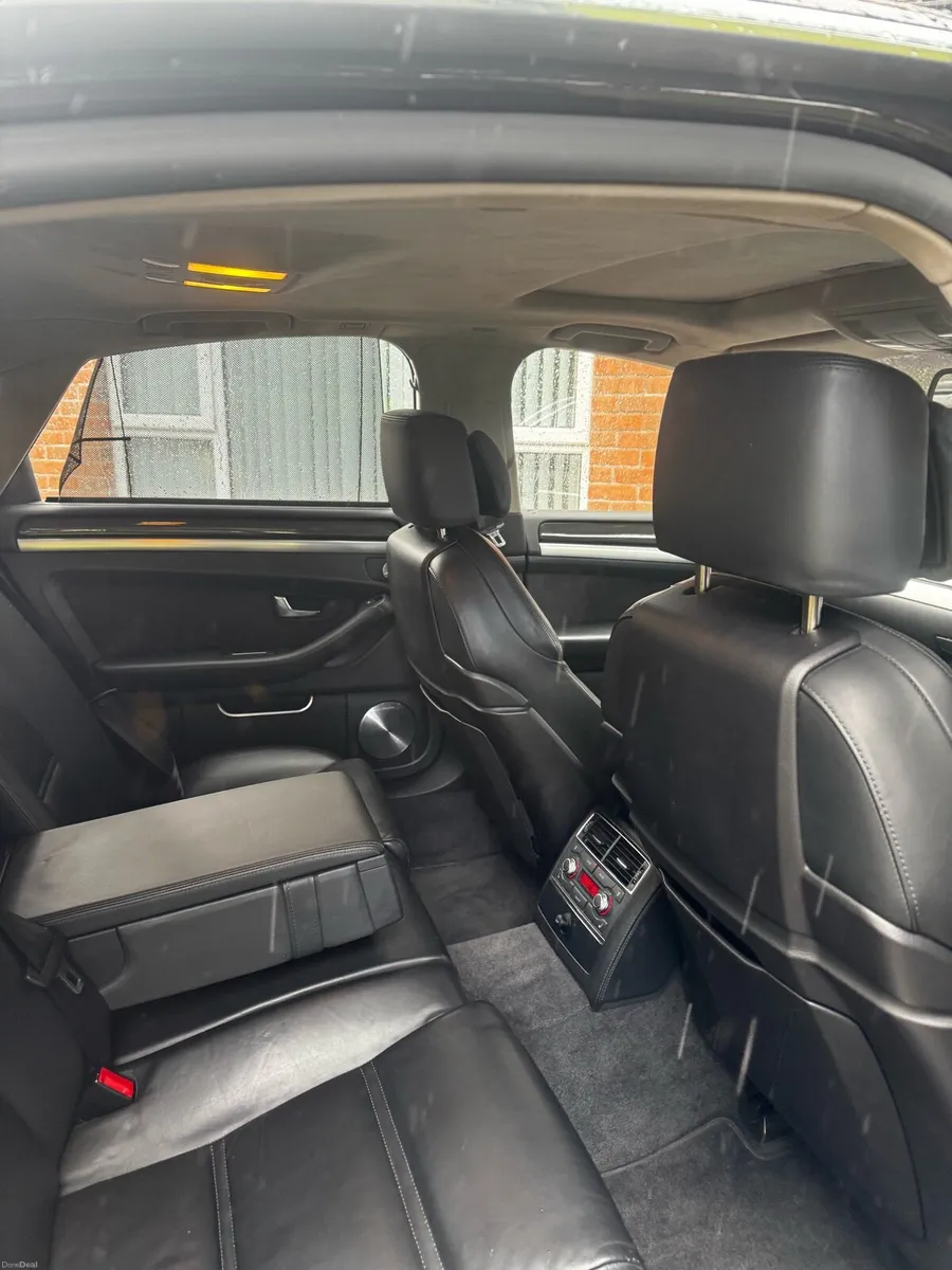 AUDI S8 - Image 5