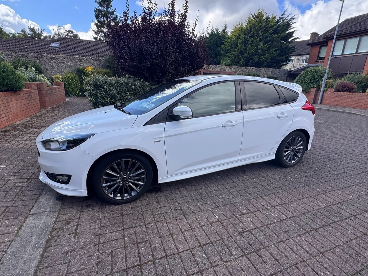 Ford-Focus ST-Line 1.0 EcoBoost - Image 4