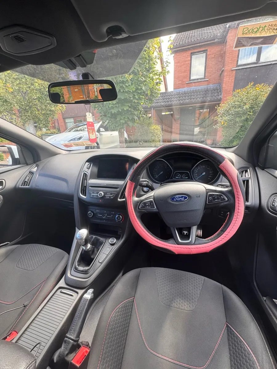 Ford-Focus ST-Line 1.0 EcoBoost - Image 6