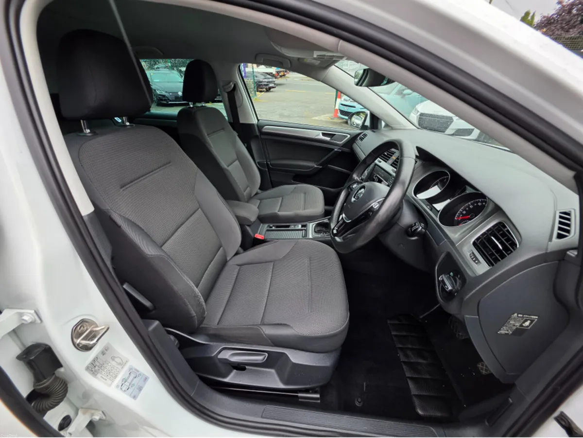 Volkswagen Golf 1.2 TSI AUTOMATIC - CARPLAY - ANDR - Image 5
