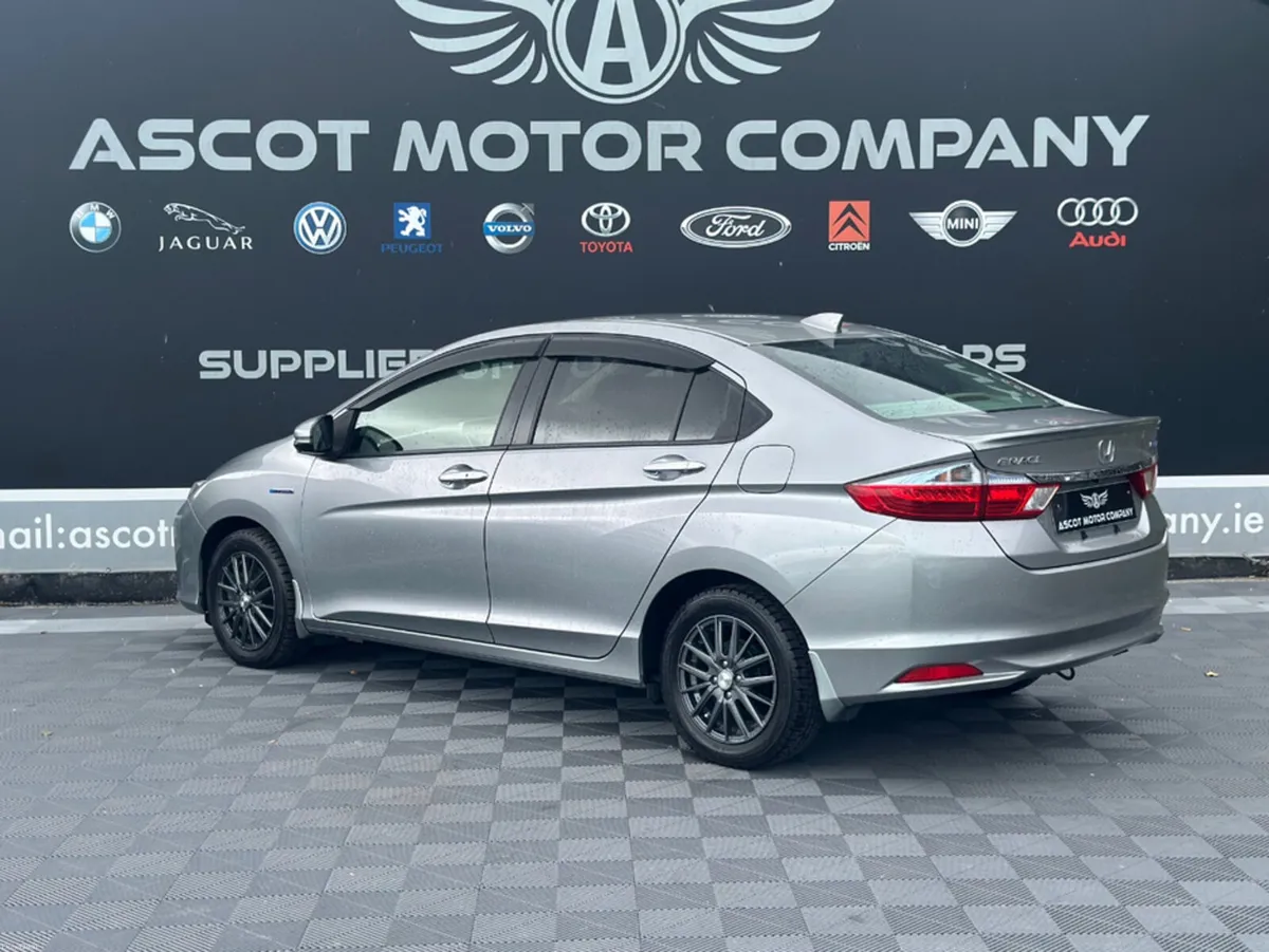 Honda Grace 1.5 Petrol Hybrid - Image 5